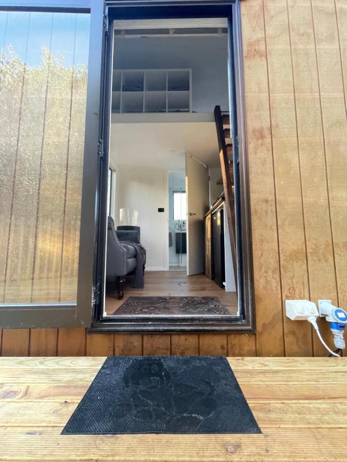 Tiny House In The Bush - A Minute From Town Centre Ruapehu Unique Stays Raetihi 외부 사진