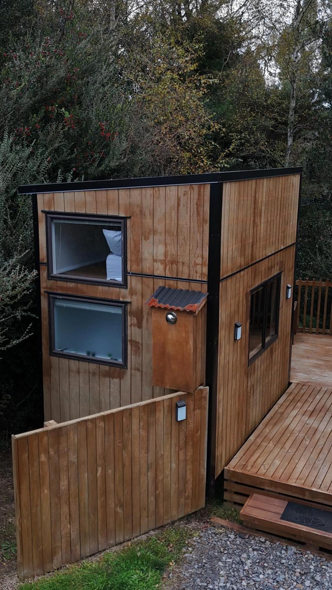 Tiny House In The Bush - A Minute From Town Centre Ruapehu Unique Stays Raetihi 외부 사진